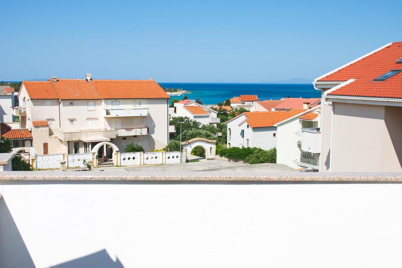 Apartments Summersong Novalja Bagian luar foto