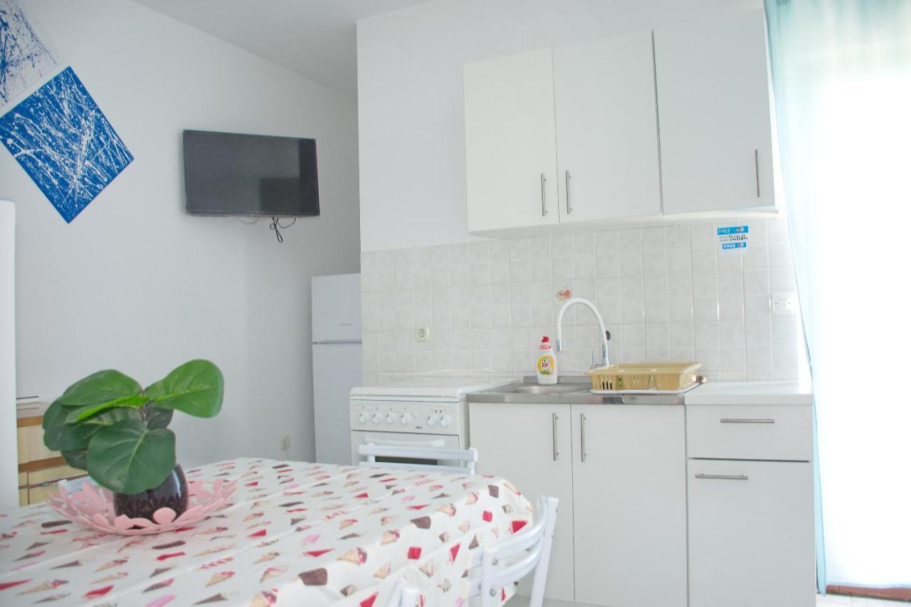 Apartments Summersong Novalja Bagian luar foto